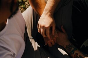 Pročitajte više o članku Gay Oglasi Dalmacija – Pronađi ljubav!