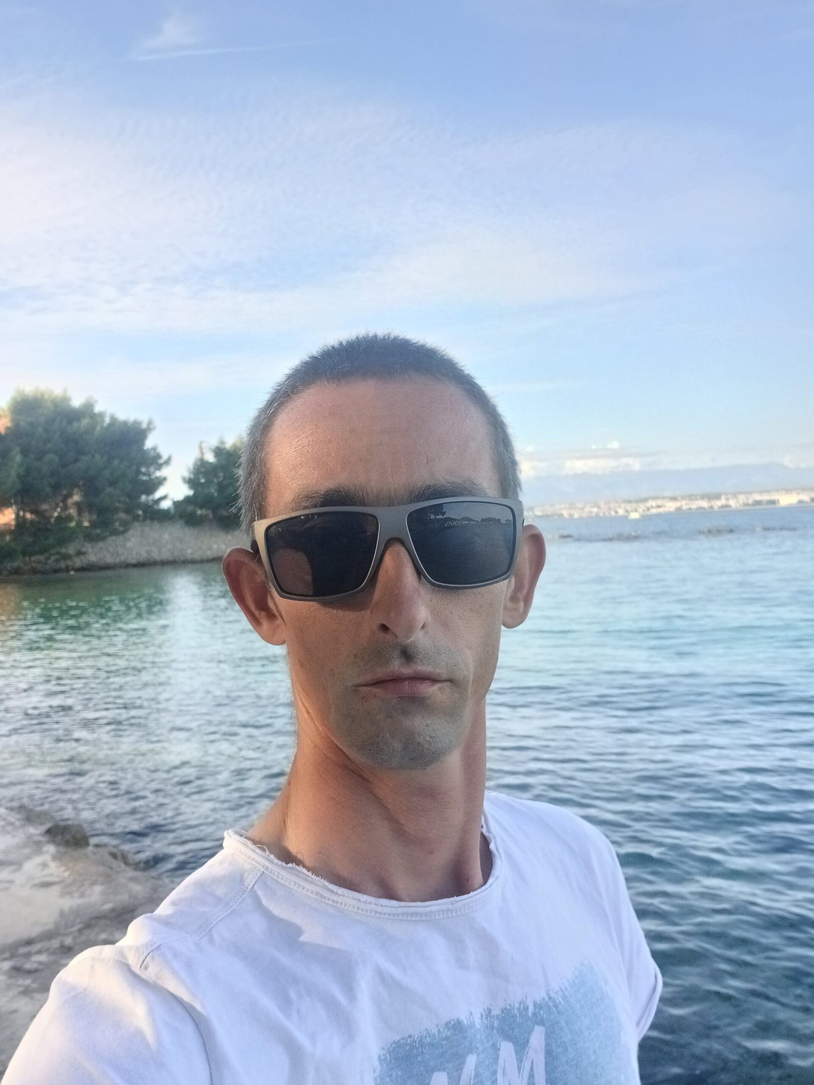 Trazim dame za druzenje