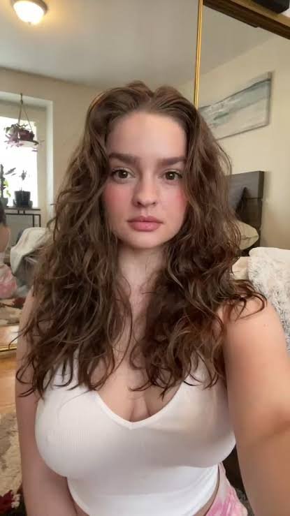DO YOU LIKE ME A LOT? I AM VERY NICE, WET TIGHT PUSSY ALWAYS READY